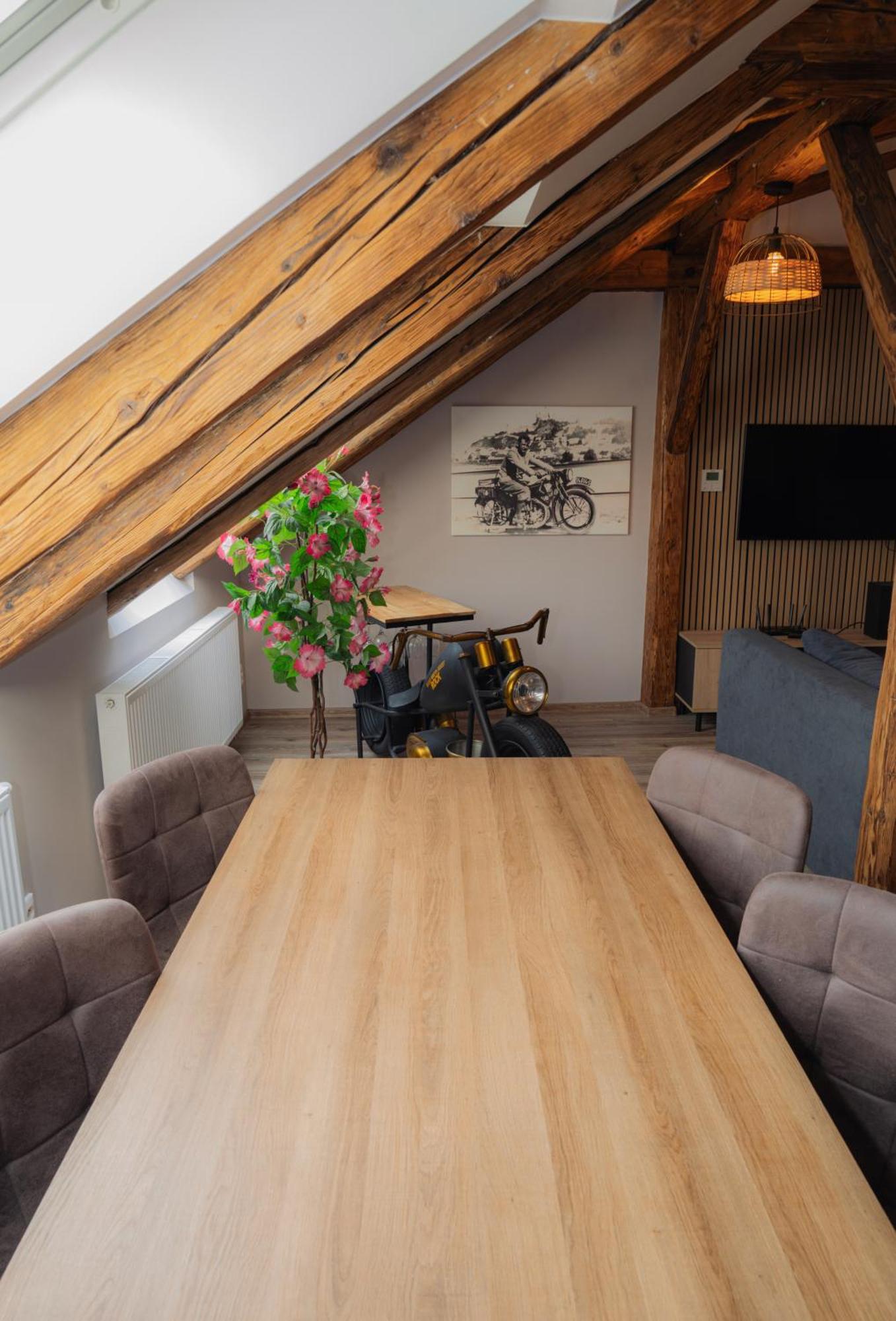 Ferienwohnung Apatman Fellini House Trenčín Exterior foto
